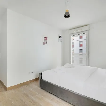 Spacieux-familial -proche Paris -3bdr-8p Apartment